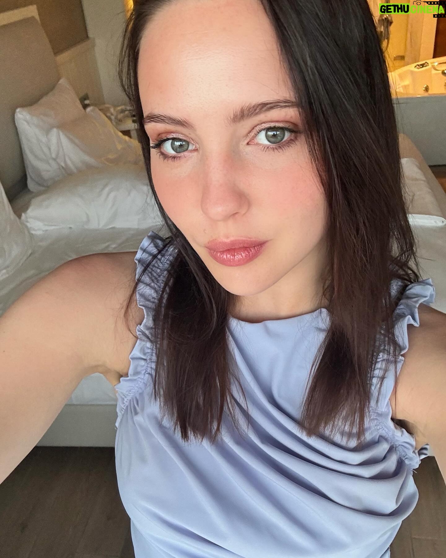 Yuliya Khlynina - 3.3K Likes - Нарядилась!🫀
Два моих вечерних образа с потрясающего отдыха в @titanicluxurycollection 🩵🤎
Какой больше идёт?