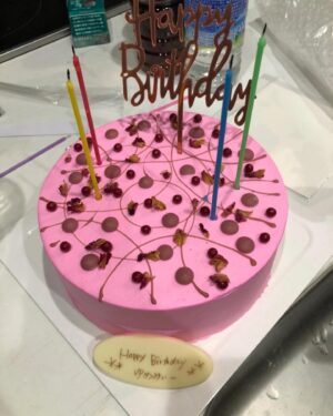 Yumemaru Instagram - 祝30歳🎊
誕生日はゴリゴリの発熱で倒れておりました笑

1月17日から怒涛の毎日お疲れ様でした‼︎
みんなお祝いの言葉ありがとう‼︎

誕生日祝われ慣れてなくてドギマギしちゃうぜ。笑