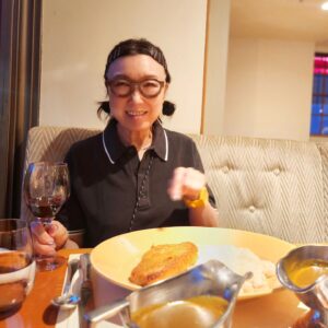 Yumi Matsutoya Instagram - 夏限定のカツカレーに喜びを隠せない