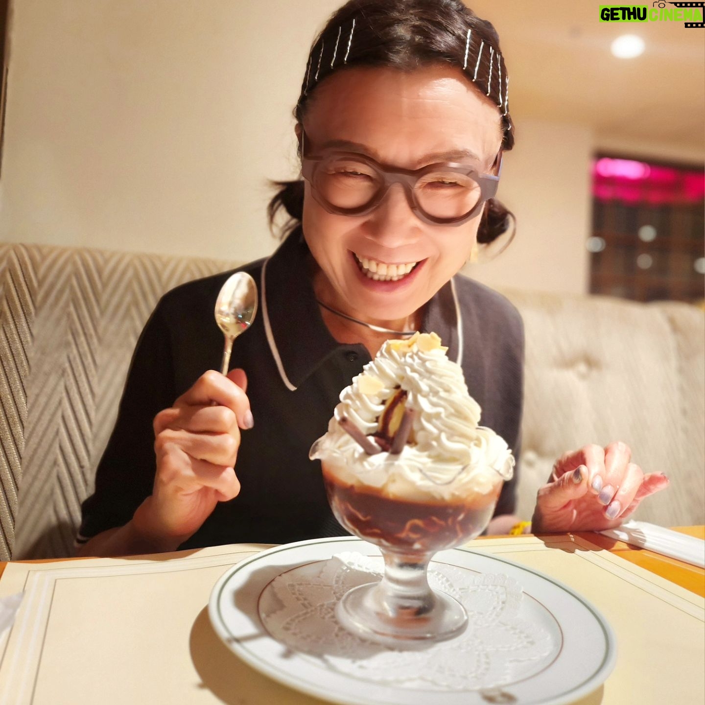Yumi Matsutoya - 23.9K Likes - 夏限定のカツカレーに喜びを隠せない