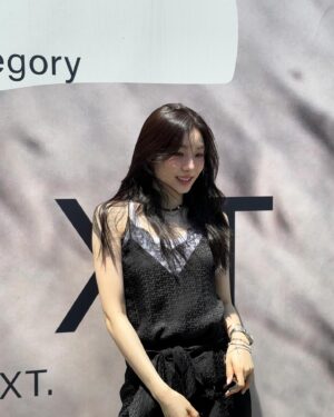 Yuna Kim Instagram - 😎