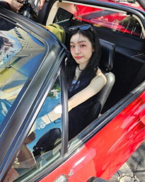Yuna Kim Instagram - 😎