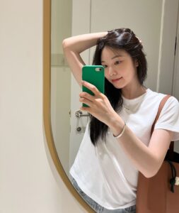 Actress Yuna Kim HD Instagram Photos and Wallpapers June 2024