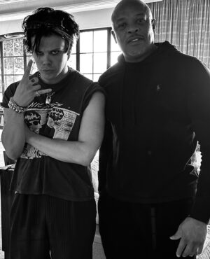 Yungblud Instagram - LONDON LINK UP … 🇬🇧🖤☠️🧷🎲🇬🇧@snoopdogg @drdre @dreandsnoop