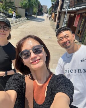 Yuri Nakamura Instagram - 大好きだよ〜♡♡
lovely my friend's♡♡

#友達夫婦