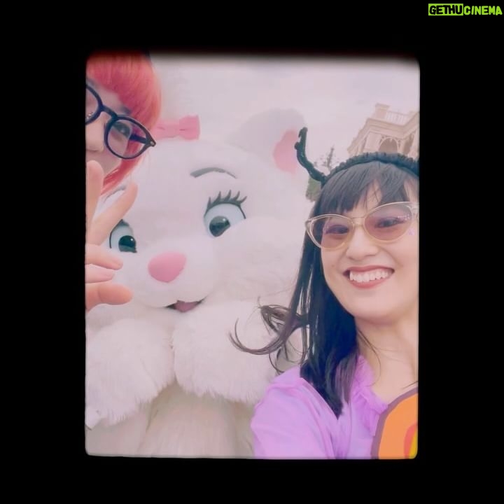 Yuri Tsunematsu - 12.9K Likes - 🚀
バズ・ライトイヤーのアストロブラスターがクローズしちゃうので行けなくなる前に乗ってきた…‼︎🔫
ゆるゆる仮装の人と(アトラクション内のザーグイメージ)
ガチ仮装の人(バズのキャストさんイメージ)
8歳の時に家族で行った時の私と同じポーズをしてみたら
バズがクローズしちゃうのが余計悲しくなったヨ。。
10/31までにもう一回行く‼️
スペースマウンテン動画は絶叫系の写真あるあるを再現してみた笑🎢
この日は写真撮る時ずっとザーグの口を意識してた🦹🏻♀️🦹🏻♂️
最後は今までで一番のファンサをしてもらったマリーちゃん動画💓🩷
天使すぎました。結局猫が好き。
#miyurins