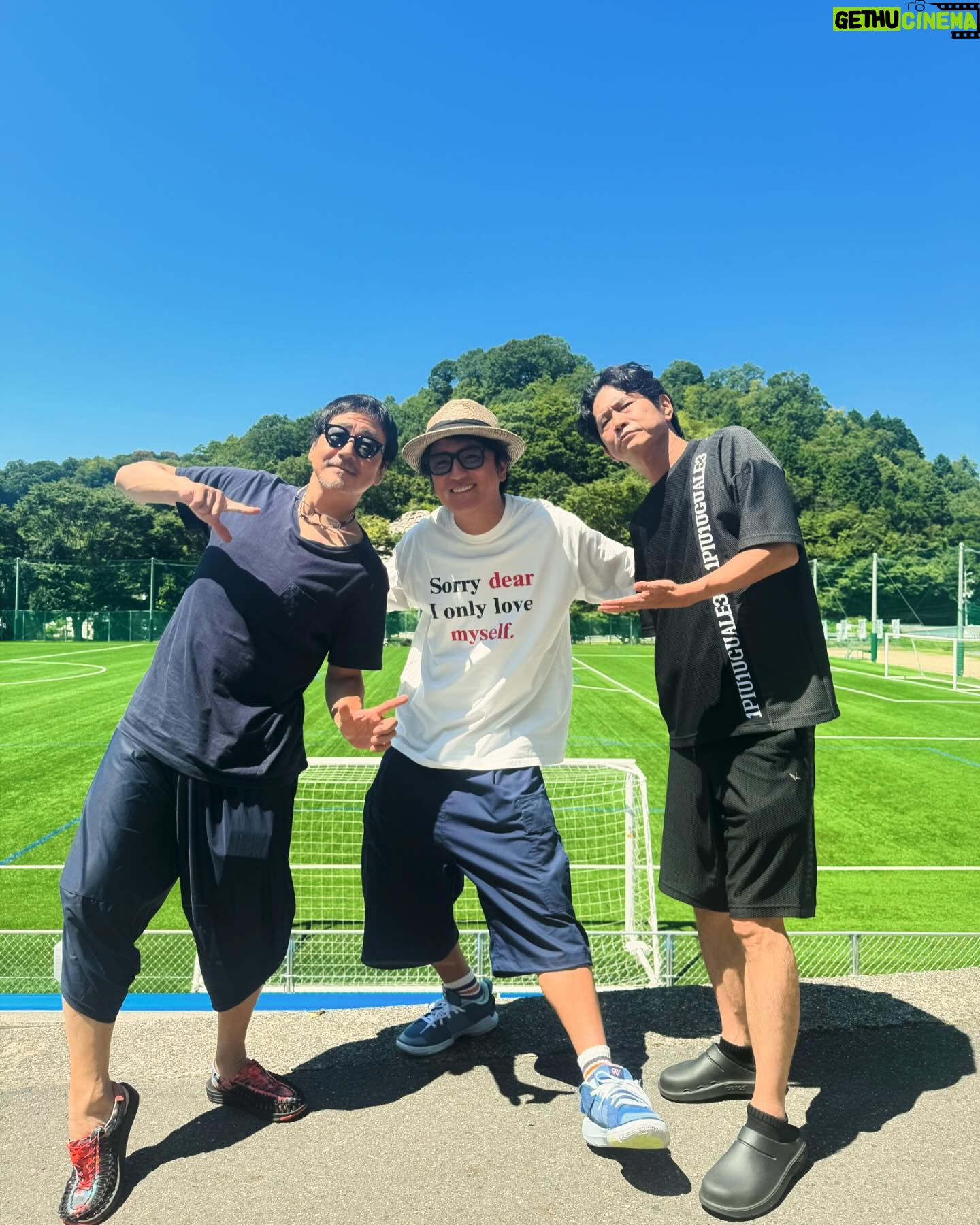 Yusuke Kamiji - 6.4K Likes - 🕶️あぢぃ🫠
#大森南朋 おにーはま
#萩原聖人 おにーはま
『Instagramで俺らの好感度上げて♪』と言われましたが俺にそんな力ございませんw
が、、
お2人は俺が全然食えない頃、『ゆーすけおいで』と飲みに連れてってくれたり、野球に誘ってくれたりとお世話になった優しい人です
🍻
あれから20年以上も経ち、今日久々に会ったら
『上地君ずっとTVで観てるけど本当変わらないよね』
と完全に他人みたいな呼ばれ方と話し方に変わっている🪼から物凄いムズムズしながら話しております。。
でゎ、これから昔に戻って擦り寄ってみます🐕♪