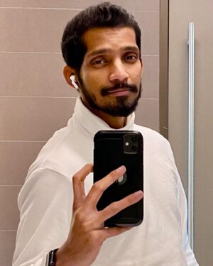 Yuthan Balaji Instagram - Neram theigiradhu..yaarum rasikavillaiyee 😍💚