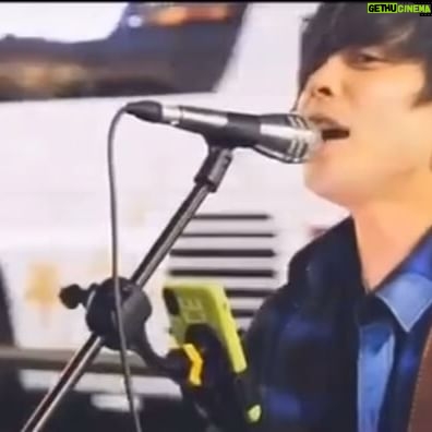 Yuuri - 52.8K Likes - メジャーデビュー曲
ピーターパンをリリースしてから4年が経ったらしい。
夢を叶えてやるっていう曲だけど
この四年でもたくさんいろんな景色が見れた!
みんなのおかげありがと!
初めて路上でかくれんぼをやった日!
ピーターパンができた日!
ドライフラワーがすごいことになった日!
初めてファーストテイクに出た日!
他にもたくさん!
これからも応援してね🤘
路上から頑張ってきてよかったぁぁぁぁあああ!