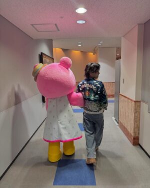 Yuuri Instagram - CDTV！！！

アイナちゃんとワイプの時隣の席で仲良くなりました🤘

ライブ前と後の写真をつけときます🤘