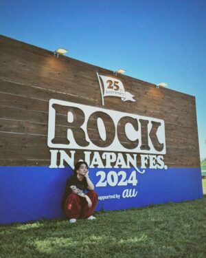 Yuuri Instagram - ロッキン今年も出れました🤘

かき氷をりょやさんが奢ってくれたんだけど後ろのお客さんの分まで買ってくれました。俺が奢ったみたいになってる笑

夏フェス最高🤘