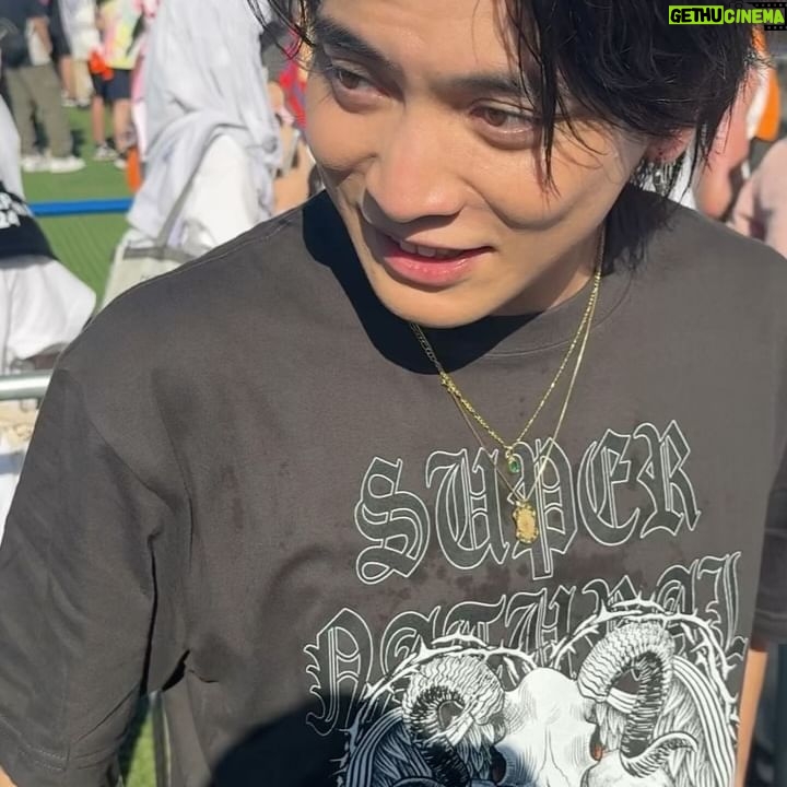 Yuuri - 53.2K Likes - ロッキン今年も出れました🤘
かき氷をりょやさんが奢ってくれたんだけど後ろのお客さんの分まで買ってくれました。俺が奢ったみたいになってる笑
夏フェス最高🤘