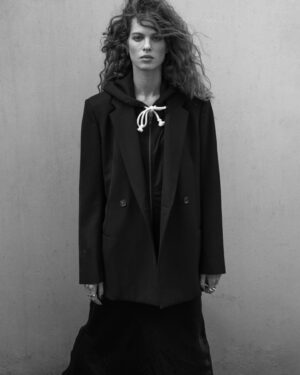 Yuval Scharf Instagram - Beautiful Leftovers 🖤

Photos by @tal_abudi 
Style @tomeralmoznino 
Makeup @tali_power 
Hair @sagidahary 
For @yedioth 
@zohar_agency