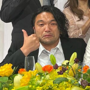 Yuzuru Kawai Instagram - せいやは勿論、奥さんも御両家の皆さんも、そして粗品も最高に素敵でした。
全員がずっと笑って泣いての約4時間。見取り図が17分スピーチをしたのもええ思い出。せいやらしい、霜降り明星らしい、結婚式でした✨