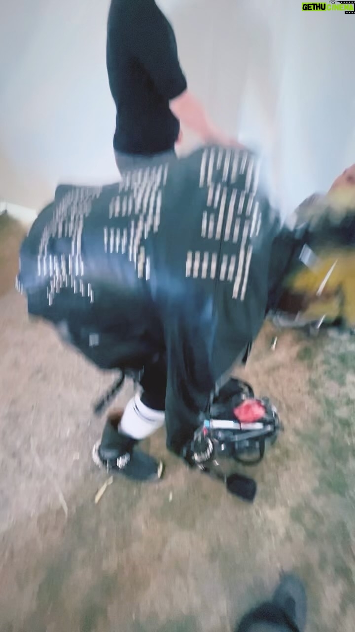 Yves Tumor - 13.4K Likes - https://yvestumor.komi.io/
@warprecords <—