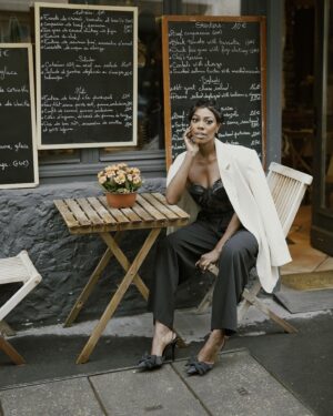 Yvonne Orji Instagram - My IG dating profile. 
DMs managed by @ester_lou.
•
📸: @ali.rasoul 
MUA: @dalila_mua