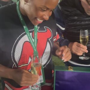 Yvonne Orji Instagram - There were many amazing moments that I got to experience firsthand this @wimbledon (and I’ll post about them later), but on TUH-DAY, it’s all about the NEWEST LADIES’ DOUBLES CHAMPIONS, @tay_taytownsend @siniakovakaterina!!
🎾
BAYYYBEEEE the Black Gworl Brigade had our marching orders to bring the energy (and prayers—which we started off the match with!). And lemme tell you right now, there was no couth or chill left in that players box! @susankelechiwatson @s11mone @_miggle_ @susanchardy and I let erryyybody know what team we were rooting for!!
🎾
T-Town, sooooo very proud of you! All that you’ve had to carry and sacrifice and still show up and give it a thousand percent!! You and Katerina understood the assignment and did what needed to be done: your first time playing together and your first women’s doubles championship. What a well-deserved moment! 
🎾
Shout out to @kennyhamilton, @elevatewithjohn , @ronschwab and everybody on the team for welcoming and taking such good care of us — let’s do it again! @usopen here we come!!
#wimbledon
#GameSetMatch!
#TeamTownsend
#EFFemUpTay!!
#KendrickAndCrumpets