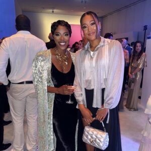 Yvonne Orji Instagram - Paris: Part Un.
Too busy livin in the beautiful moments to post in real time, but just taking a sec to reflect on my travels over the last month and half— London (Wimbledon), Mykonos, Santorini, Barcelona and Paris (Lisbon we will meet another time)— truly GRATEFUL for the life I’m blessed to live!
•
This was the first of two trips to pareee- 
thank you to @pharrell, #AnnaWintour, and @louisvuitton for the invite to the Prelude to the Olympics event. A time was indeed had.