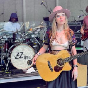 ZZ Ward Instagram - This tour has been SO amazing and I’ve loved singing my heart out every night!!!! Thanks to everyone joining us at these shows and bringing their beautiful energy!!!! One week left🖤#dirtyshine