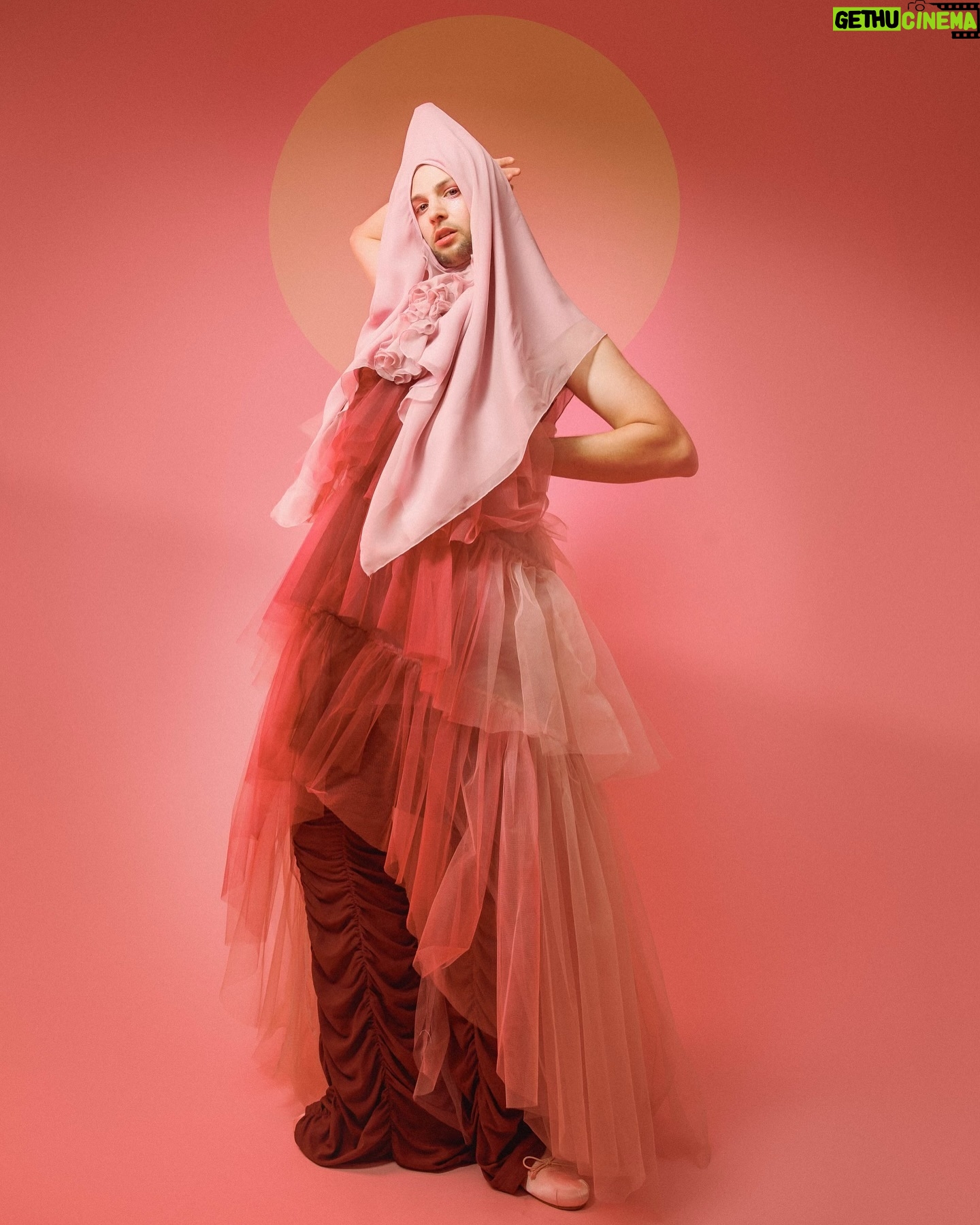 Zach Kornfeld - 95.7K Likes - My final form (serving c***). The Final Try On and full season now on 2nd try 🌷
📸 @jdrenes
MUA: @ariannachayleneblean
MUA Assist: @sarahfaubertartistry
Wardrobe Stylist: @alyssaless
Wardrobe Assist: @ladyaryl
Wardrobe Assist: Anna Darnell