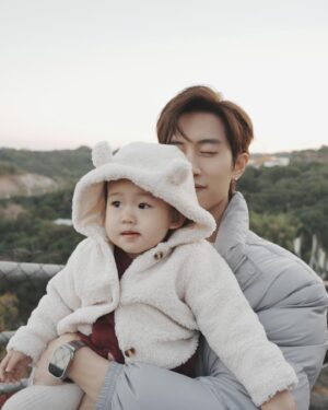 Zack Fanchiang Instagram - -
🧧初四了才來拜年會太晚嗎😛
2024🐲各位幸福好運龍來啦👊🏻🥳
#CNY2024