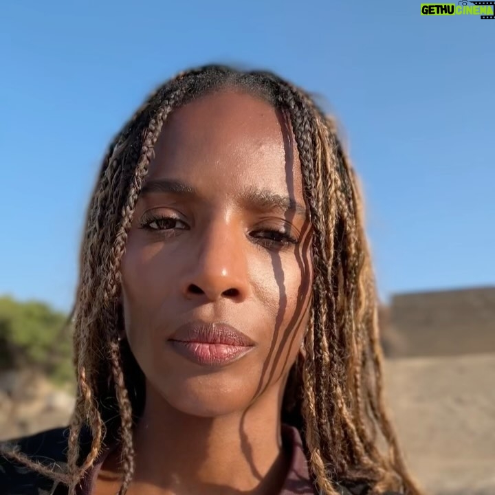 Zainab Johnson - 11.1K Likes - My first time in Cairo- I came I saw I dumped…literally 🤭
1. Thank you @kotn for the dope experience
2. Pyramids of Giza
3. Visiting Islamic Cairo 📸: @arthursjames
4. The Set (Citadel football field)
5. Sunset on The Nile
6. Cafe in Zamalek
7. Spice dealer at Khan el-Khalili
8. Mosque entryway
9. Fifty Shades of Grey Zamalek
10. Egyptian Mango Juice 😋
11. Modesty Z
12. Bread is Life
13. Three comedians walk into a mosque
14. Sphinx
15. Felucca ride on The Nile…
16. Alhamdulilah
17. The cure.
#egypt #travel #experience #comedy #zainab #life #fashion