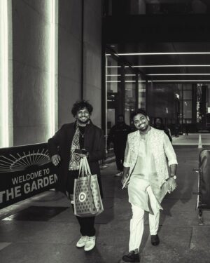 Zakir Khan Instagram - 6000 People for Hindi comedy in the middle of New York Manhatan at @thetheateratmsg ✅

Thank you @vidya_mdesai @instafunny_manan @rajivnemaindori @kaneezsurka @zeeshan_malang for being by my side while I loose my mind on such a big day. 

Also thanks to my team @rishabhnahar @xankurkaushikx @manuvijayan27 @gauravvaz the team from UTA and OutBack 

I am still processing… thode din baat theek se bataunga kaisa laga. Abhi ke liye samjh lo ki it was a big day not just because of the Venue or capacity but some of my fav people were in the audience that day. 

Like @alisethiofficial one of the greatest musician of our generation. 

@vikaskhannagroup bhai who is opening the best restaurants in the world called @bungalowny in New York. 

@kalpenn bhai he left his rehearsal just to support me. 

Anjaan desh, paraye logon ke beech itna pyar karne wale log mil gaye aur kya hi chahiye. Log bahut door-door se drive kar ke aaye they, bahut se log toh 2-3 ghante ki flight se bhi aaye they. Mai yeh sab kabhi bhool nahi paunga. 

It was big for me, for comedy in India and for our desi culture here. ❤️

Thank you @marcusrussellprice for the pictures bro

Thank you @zeebamiraie for all the cool outfits for the tour!!?