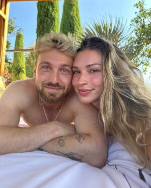 Zara McDermott Instagram - Holiday ❤️