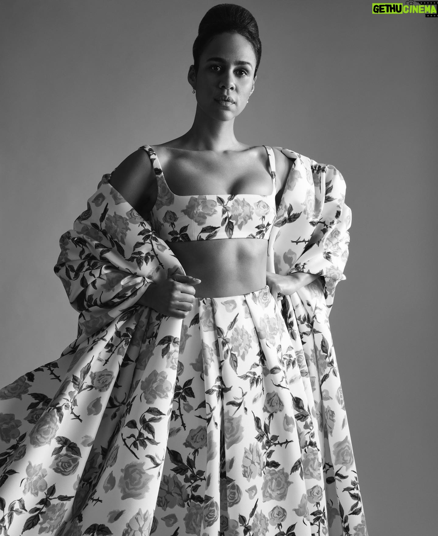 Zawe Ashton - 16.4K Likes - Gilded.
Pre Fall 2022 🌼
@emiliawickstead @voguemagazine
#unpaidendorsement