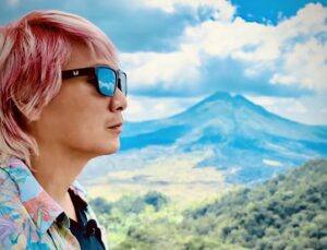 Zax Wang Instagram - 可上山下海又百搭～哥又要上山囉！@vightoptics#vightoptics #mountbatur