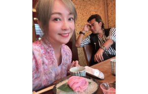 Zax Wang Instagram - 今年的生日
謝謝大家的祝福
能擁有這麼多滿滿的祝福
我好幸福哦！！☺️☺️
今年只想和家人聚在一起
唯一的願望
就是希望台灣能夠平安
大家都能健健康康💖💖
