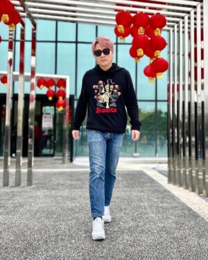 Zax Wang Instagram - 虎年 甫虎生風
上衣 #roots
鞋子#reebokclassic
@reebok_taiwan 
@rootstaiwan
