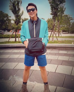 Zax Wang Instagram - 今天戶外搜尋一下，今夏最愛配色
@outdoorresearch_tw #飢餓遊戲#outdoorresearch #summerstyle #outdoorlife