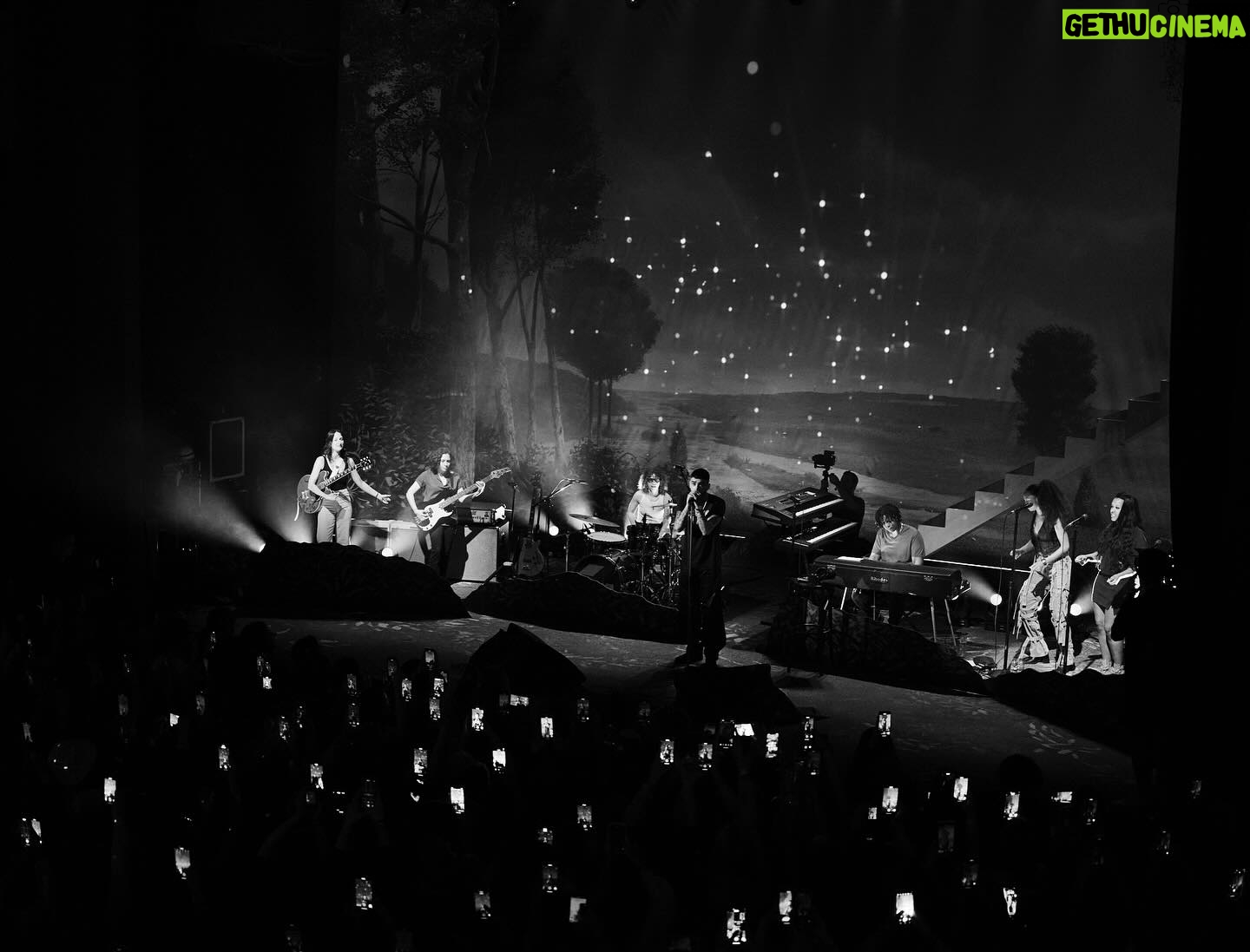 Zayn Malik - 1.6 Million Likes - Been 8 days since I performed at London’s O2 SBE… my first gig in over 8 years. The amount of outpouring love and support I felt has left me speechless. All I can say is thank you and I can’t wait to see you all again. Forever grateful to each and every one of you who have supported me throughout the years and made this possible. See you all again soon xx Z
