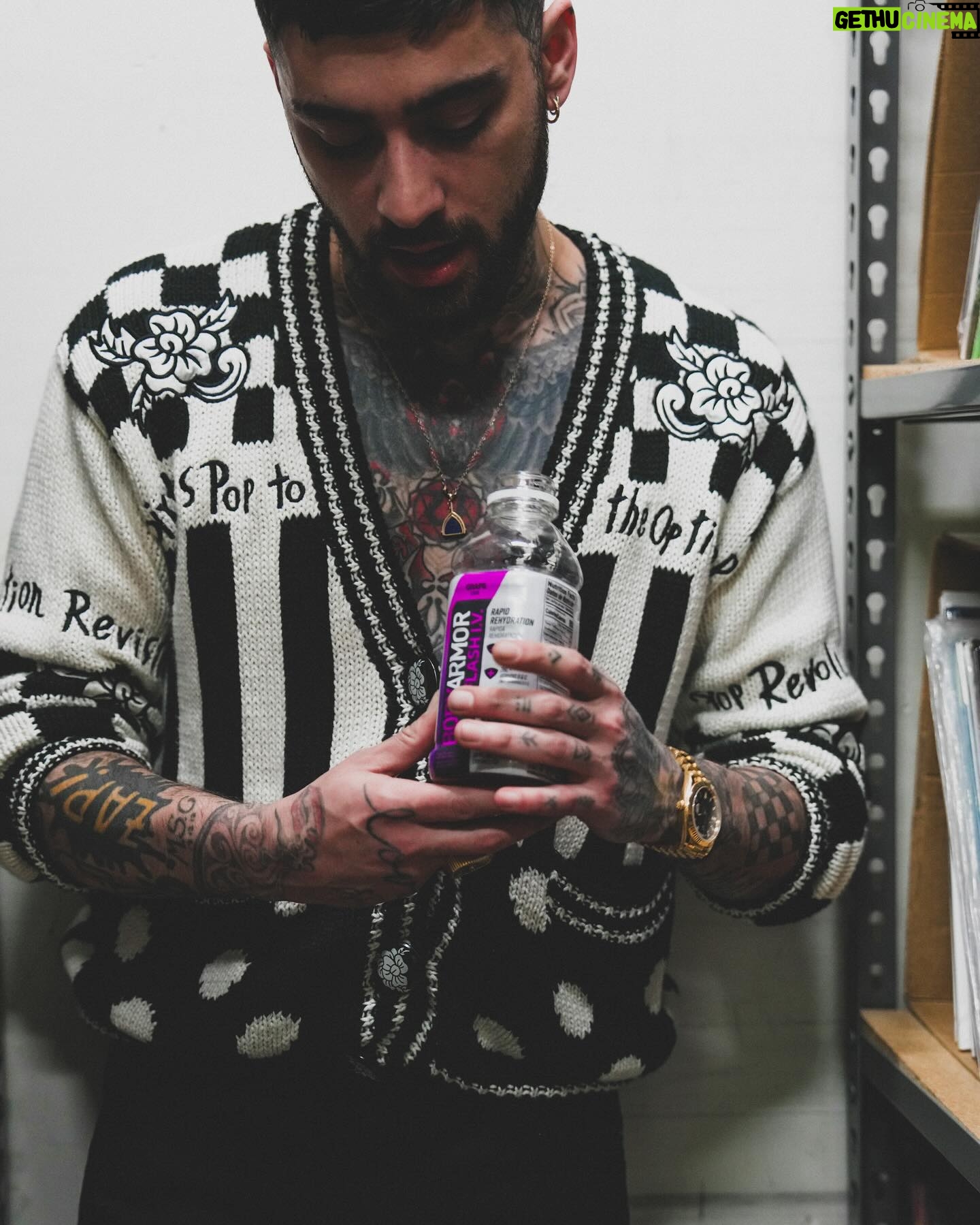 Zayn Malik - 1.9 Million Likes -
