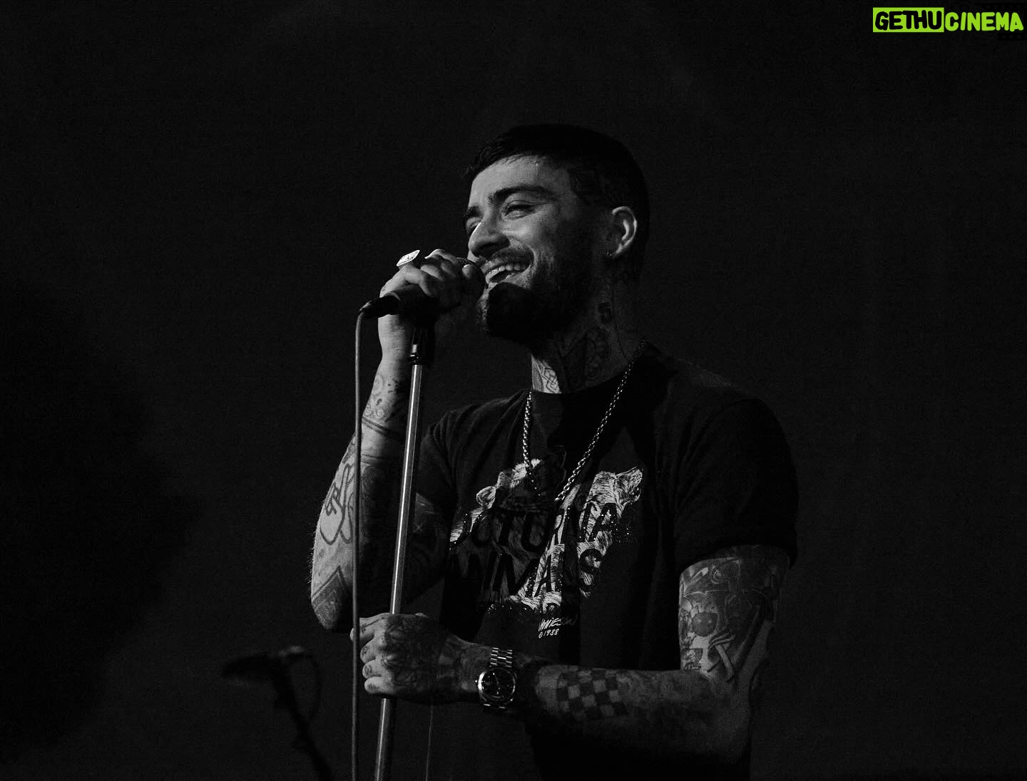 Zayn Malik - 1.6 Million Likes - Been 8 days since I performed at London’s O2 SBE… my first gig in over 8 years. The amount of outpouring love and support I felt has left me speechless. All I can say is thank you and I can’t wait to see you all again. Forever grateful to each and every one of you who have supported me throughout the years and made this possible. See you all again soon xx Z