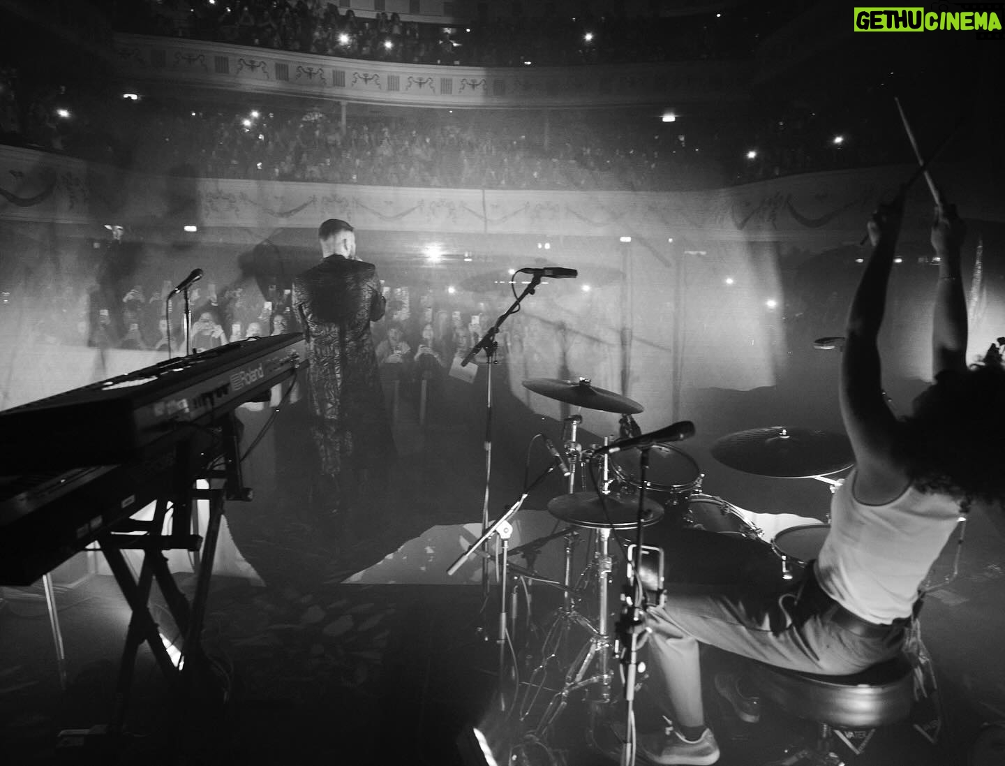 Zayn Malik - 1.6 Million Likes - Been 8 days since I performed at London’s O2 SBE… my first gig in over 8 years. The amount of outpouring love and support I felt has left me speechless. All I can say is thank you and I can’t wait to see you all again. Forever grateful to each and every one of you who have supported me throughout the years and made this possible. See you all again soon xx Z