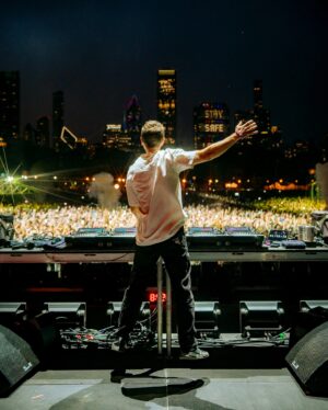 Zedd Instagram - Lollapalooza that was magical!!! ✨
Thank you so much for the energy and love!!!
And thank you so much @beamiller and @remiwolf for coming out during the set 🫶!!!

📸: @ai.visuals 
🎥: @nickfarrar