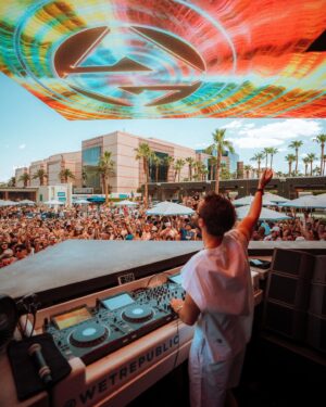 Zedd Instagram - Vegas shenanigans.
📸: @ai.visuals
