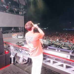 Zedd Instagram - Thank you Ottawa!!! Finally got to play Out of Time for the first time ever 🥲🫶.
🎥: @nickfarrar 
📸: @ai.visuals