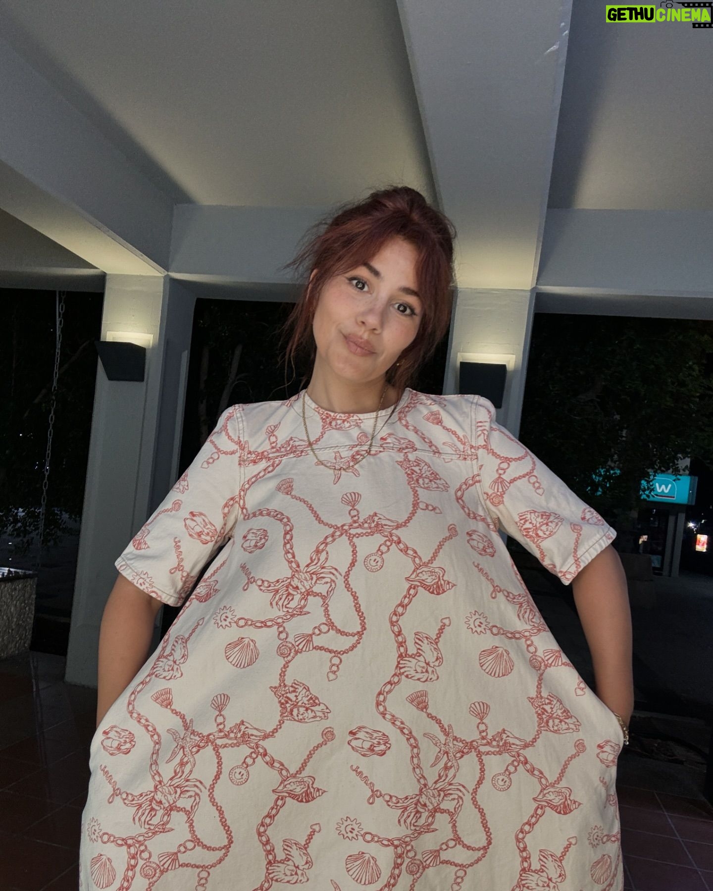 Zeynep Çamcı - 12.4K Likes - 🐚💕🌞deNizKabuğundanGelenSesleR