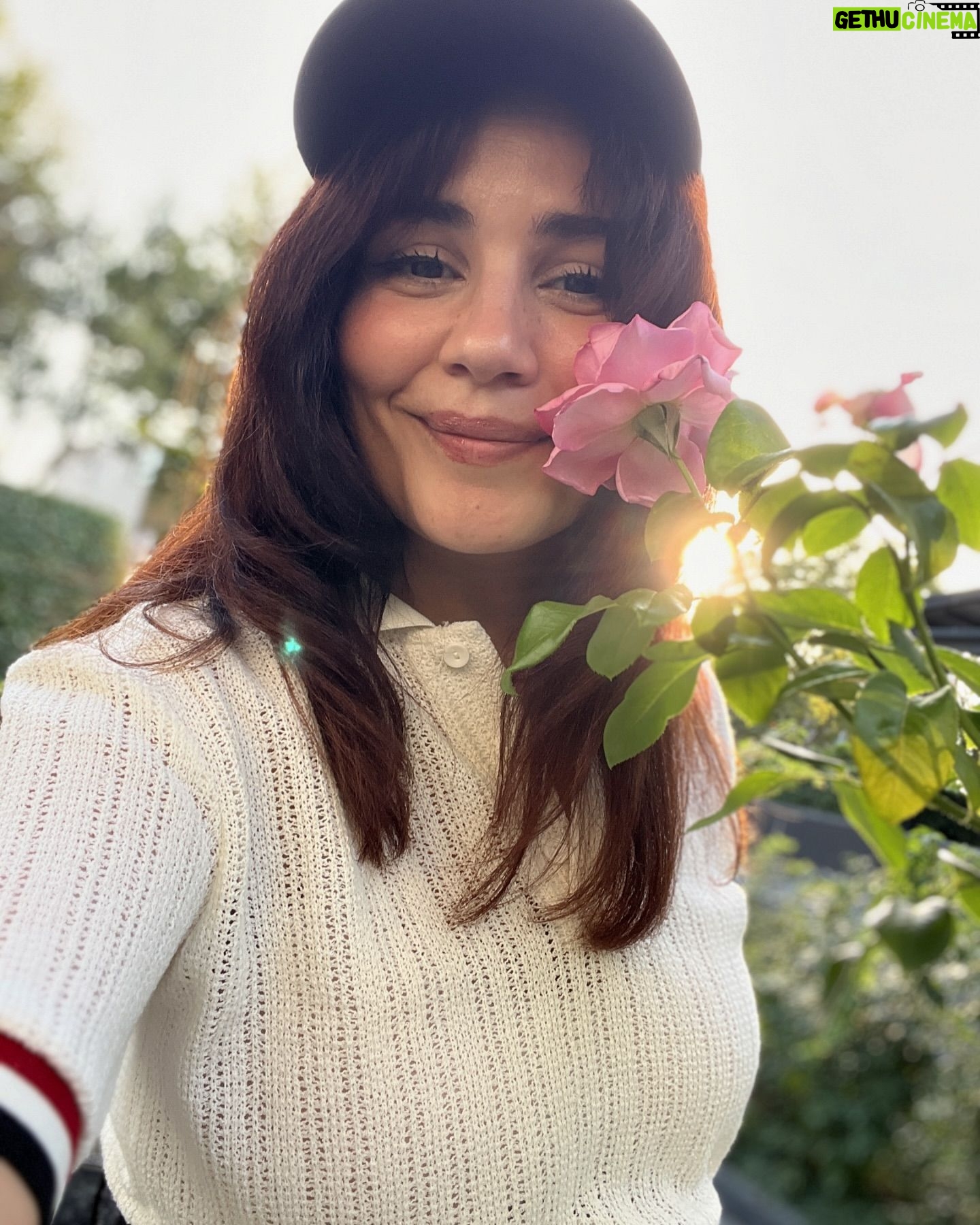 Zeynep Çamcı - 14K Likes - Son 20 yaş da gitti sevinci bi gün🦷💕🎉