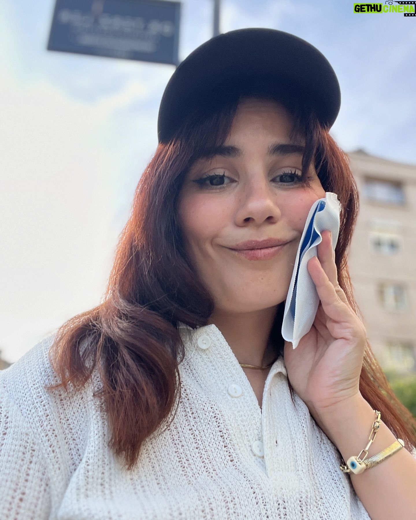 Zeynep Çamcı - 14K Likes - Son 20 yaş da gitti sevinci bi gün🦷💕🎉