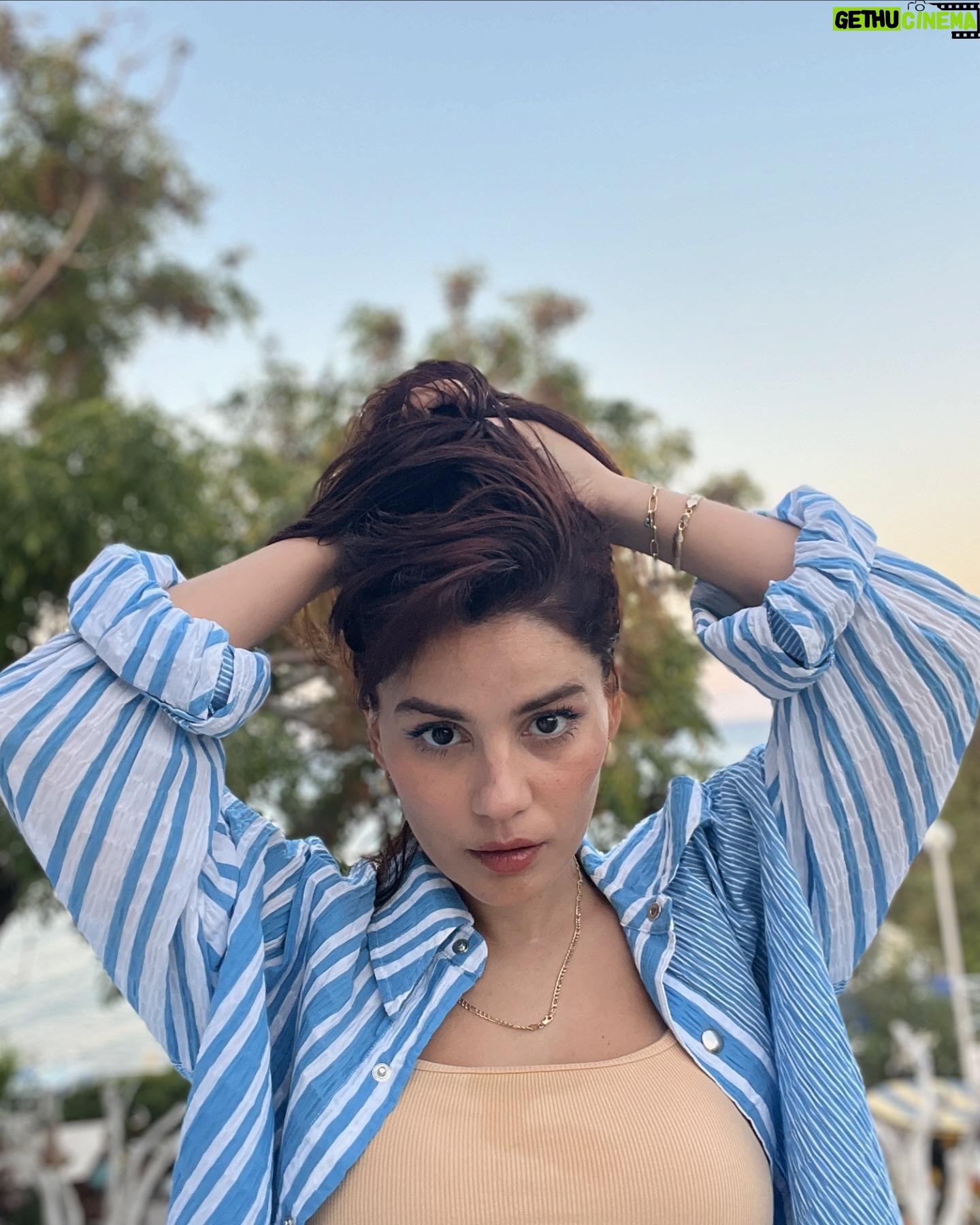 Zeynep Çamcı - 16.9K Likes -