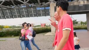 Zhang Ting Hu Instagram - 5/25參加美善基金會「超越時空樂活」活動，陪伴現場不分年齡的大家，實際體驗各種「入門款」的exercise！從來都只熱愛sport激烈運動項目的我，以前常有個疑問：為什麼明明定義不同的sports和exercise， 在中文會ㄧ樣翻譯成「運動」？這次經過半天的exercise ，忽然體會到，管他sports或exercise ，能從「運動」中享受快樂，才是最重要的！