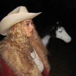 Zhavia