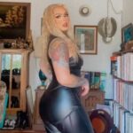Zhavia