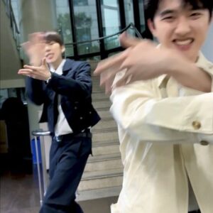 Zico Instagram - Artists from Mars

#ZICO X #도경수 #DOHKYUNGSOO 
#SPOT #스팟 #SPOTChallenge #스팟챌린지 @d.o.hkyungsoo
