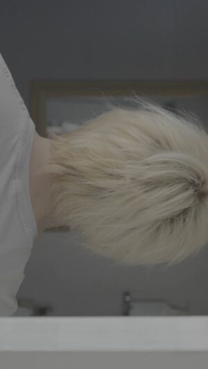 Zion.T Instagram - 7. 투명인간🪥
Zip 은 시간이 지나고 들으면 더 좋을 앨범이라는 생각