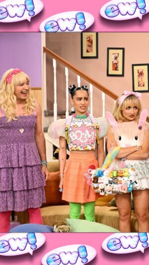 Zoë Kravitz Instagram - “Ew!” w/ @zoeisabellakravitz & @sabrinacarpenter 💖 #FallonTonight